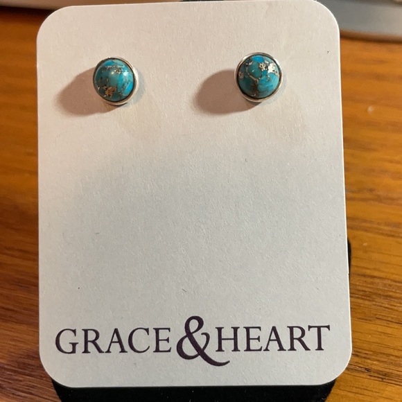 Grace & Heart Oceano Earrings - Picture 2 of 5